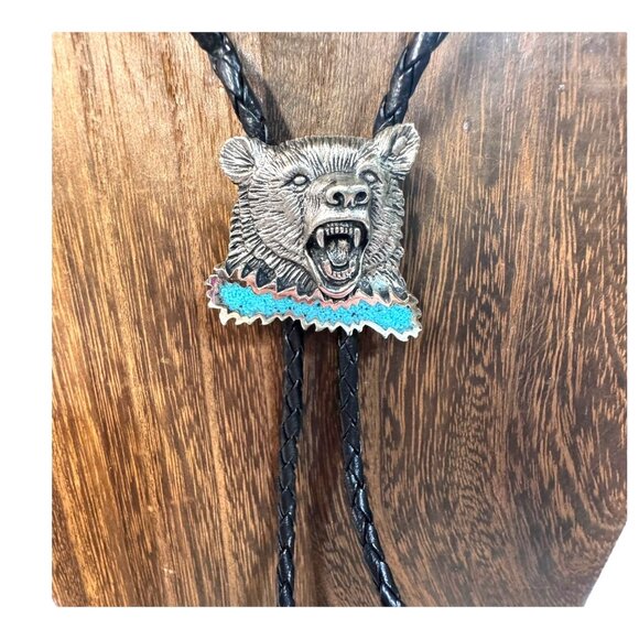 Growling Bear Head Bolo Tie Silver Tips & Adjustable Clasp Vintage Old Pawn - Picture 1 of 5